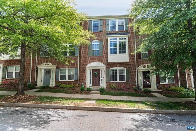 Building Photo - 2417 Abington Dr
