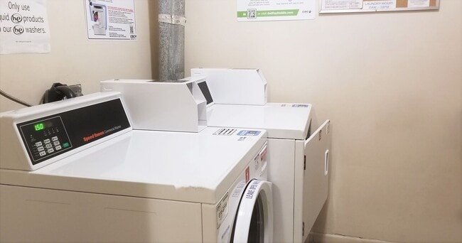 Building Photo - Luxurious 2 Bedroom, 2 Bath Condo in the Heart of Prime Hollywood