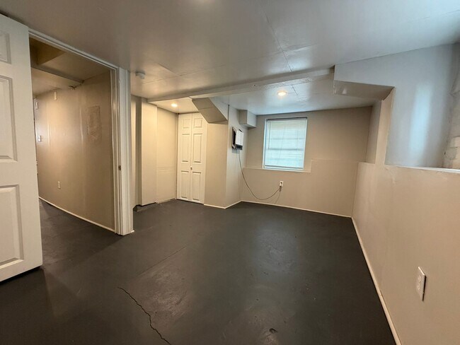 Building Photo - 1307 Forest Ave