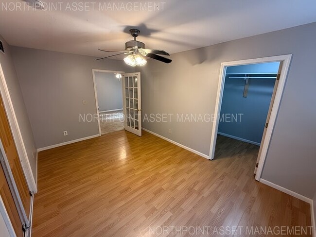 Building Photo - 4 bed, 3 bath, spacious home available now!