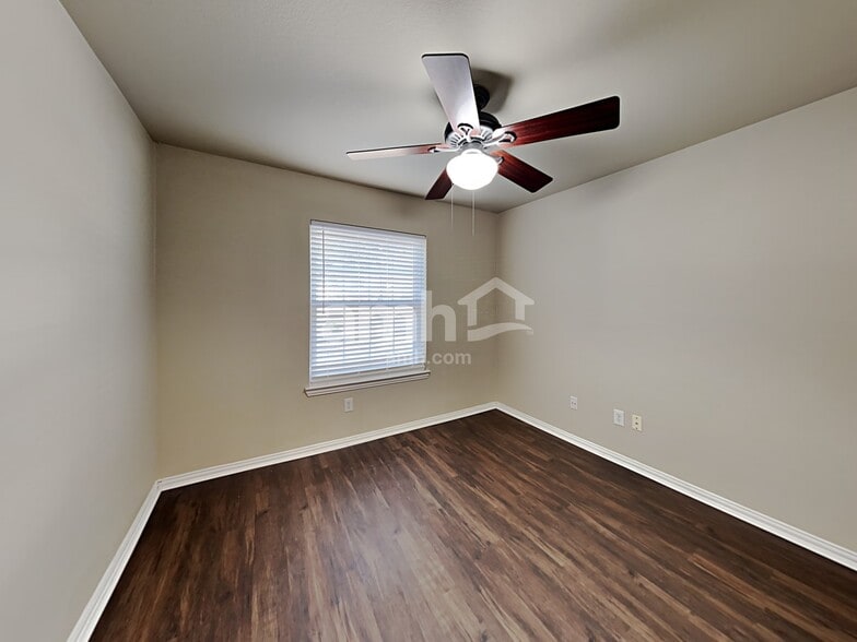 Building Photo - 206 Rock Meadow Trail