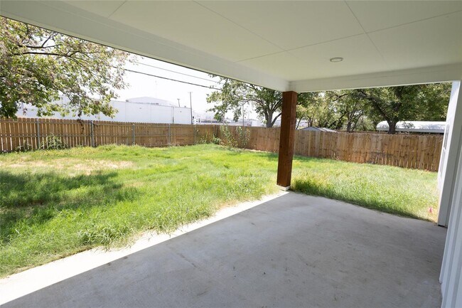 Building Photo - 3817 Winfield Ave