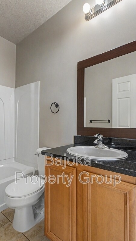Building Photo - 43018 Burlington Dr