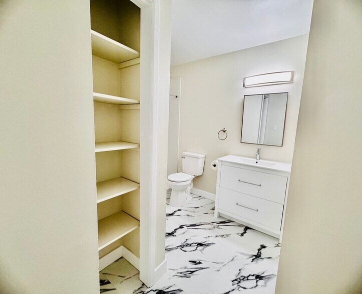 bathroom - 109 Piccadilly Pl