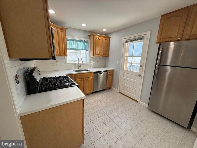 Building Photo - 46 Wayfield Rd