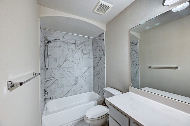Building Photo - 3303 Owl Hollow Dr