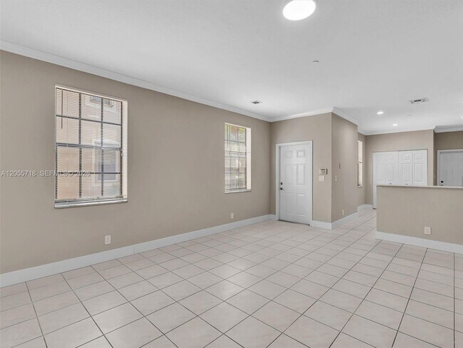 Building Photo - 4283 Vineyard Cir
