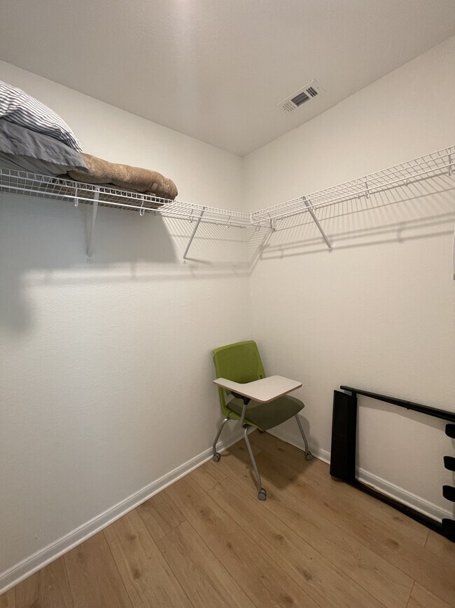 Building Photo - 10829 Emerick St