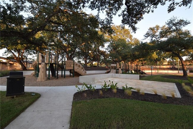 Building Photo - 501 Cardenas Ln