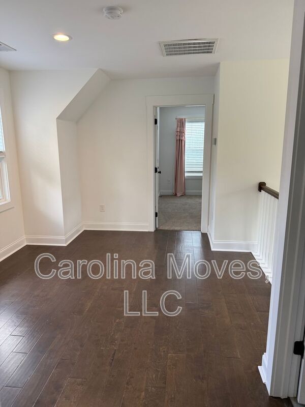 Building Photo - 29 Greenridge Dr