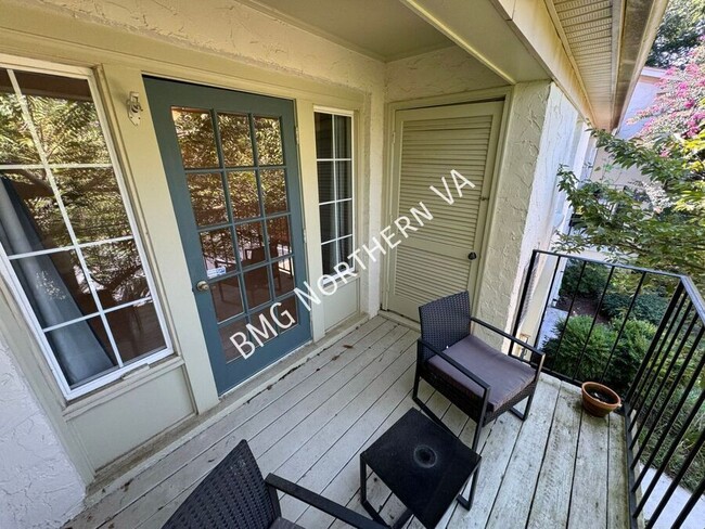 Building Photo - 5819-E Rexford Dr-