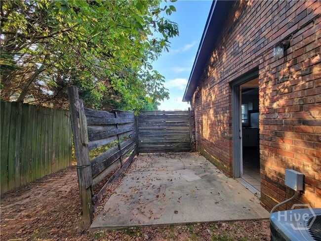 Building Photo - 1260 Aiken Rd