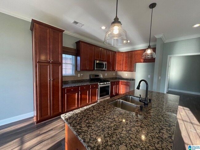 Building Photo - 295 Creekside Ln