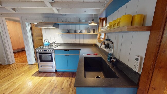 Kitchen - 2304 Pine Street