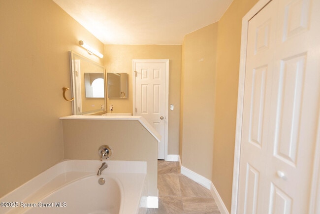 Building Photo - 5081 Spinet Dr