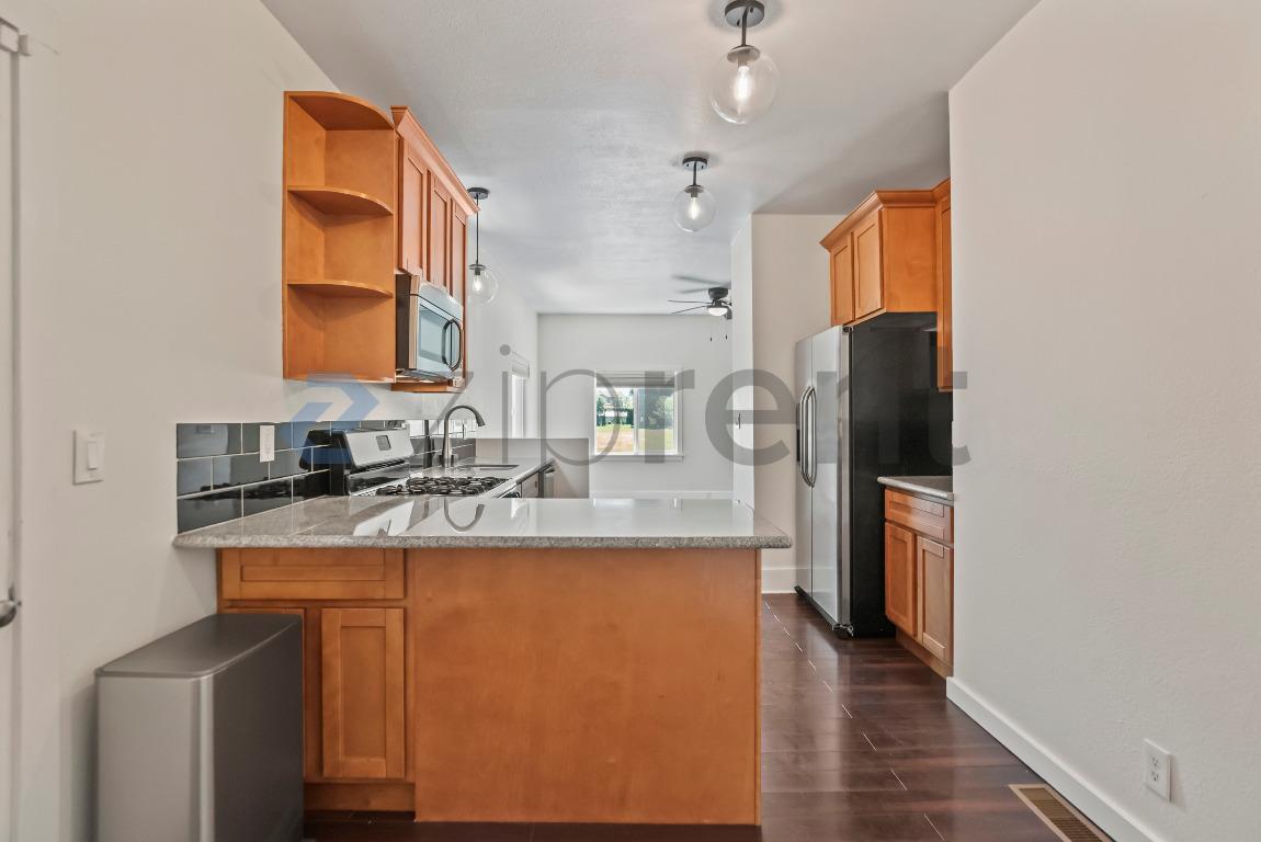 Building Photo - Unit 1104