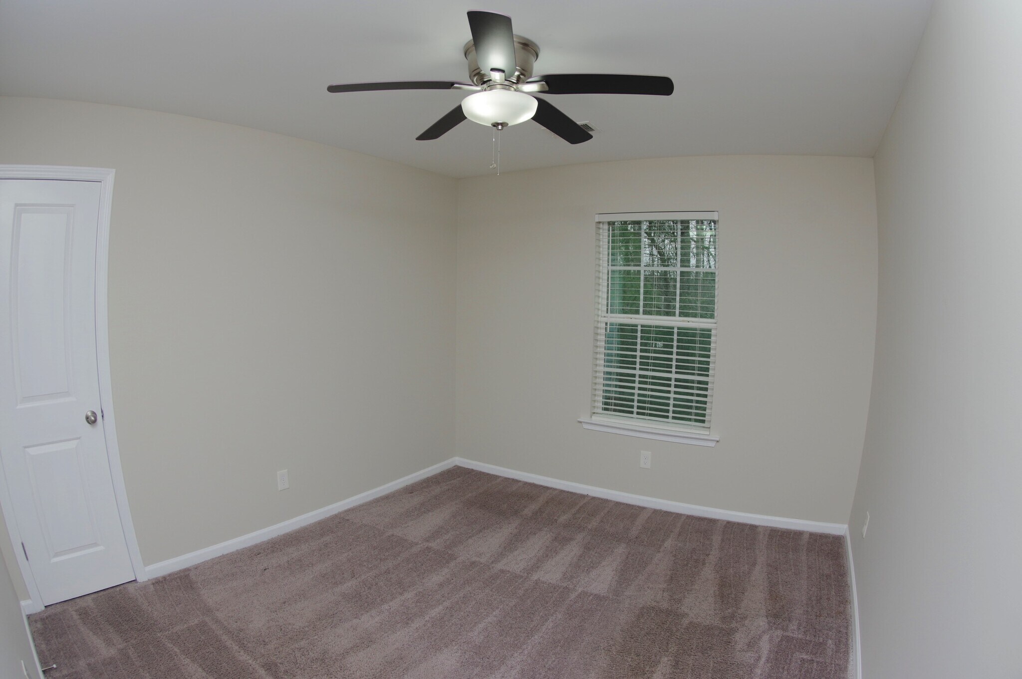 Building Photo - 129 Vermillion Dr