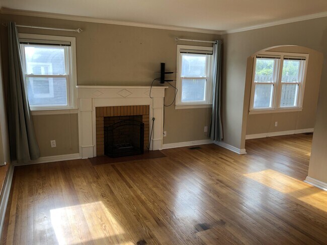 Building Photo - 416 Rhett Ave SW