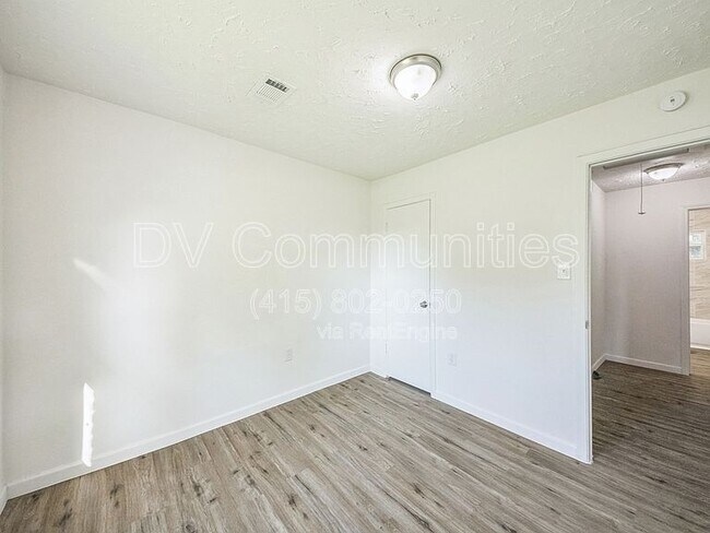 Building Photo - 5314 Straight Arrow Dr