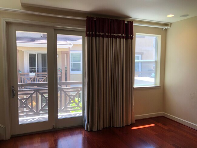 Building Photo - 1252 Water Lily Way