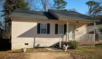 Building Photo - 3 Bedroom Home in Lincoln Heights