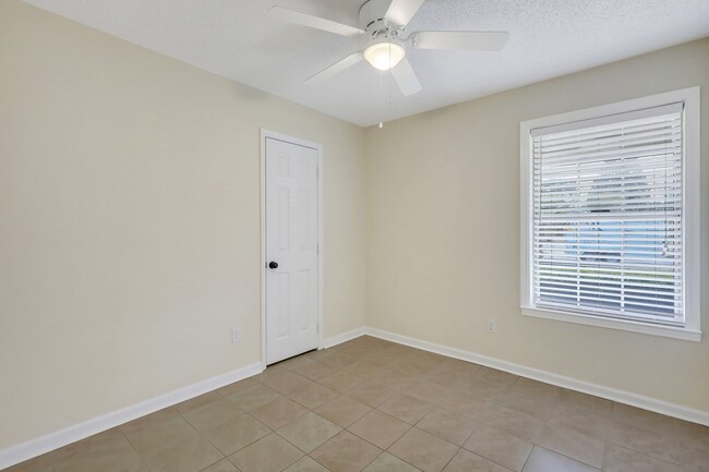 Building Photo - 110 Flat Shoal Ln