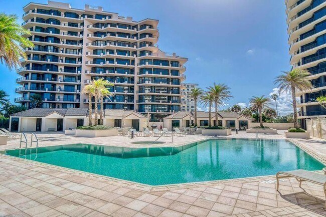Building Photo - 570 Ocean Dr