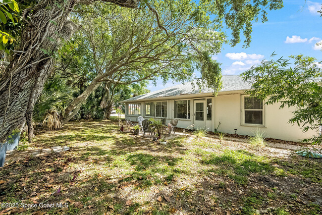 Building Photo - 210 Heron Dr