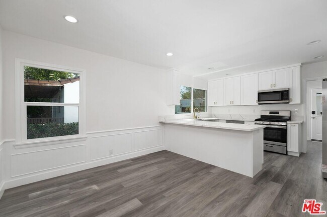 Building Photo - 8918 Cadillac Ave