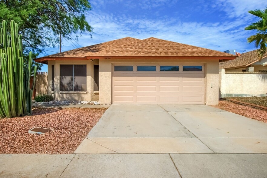 Primary Photo - 18202 N 19th St