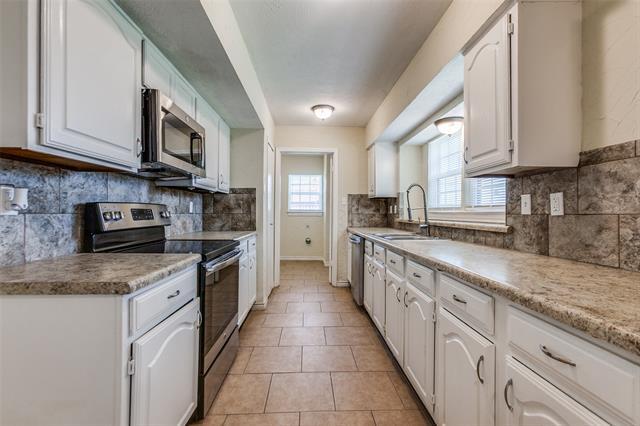 Building Photo - 8117 Kensington Dr