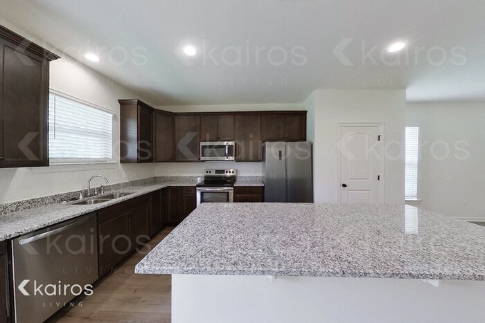 Building Photo - 114 Teddy Ln