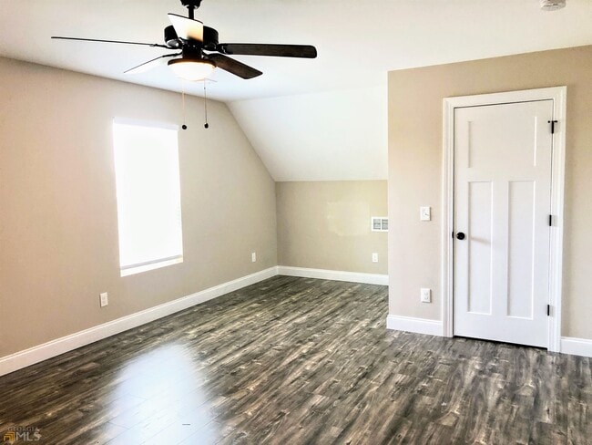 Building Photo - 261 Brookwoods Ln