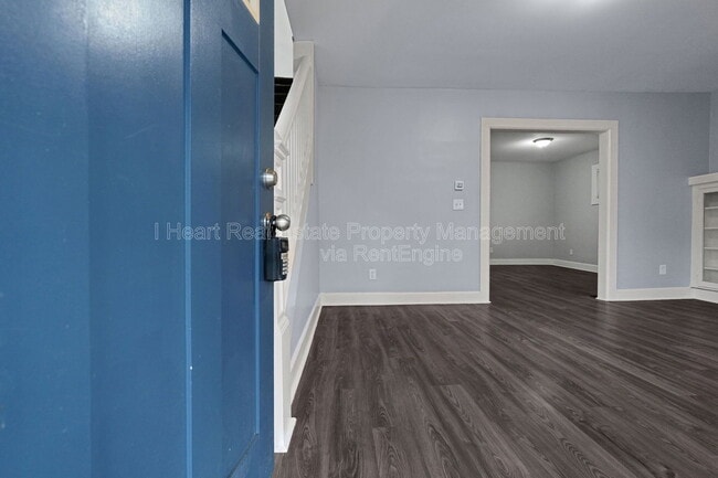 Building Photo - 914 Ellsworth Ave