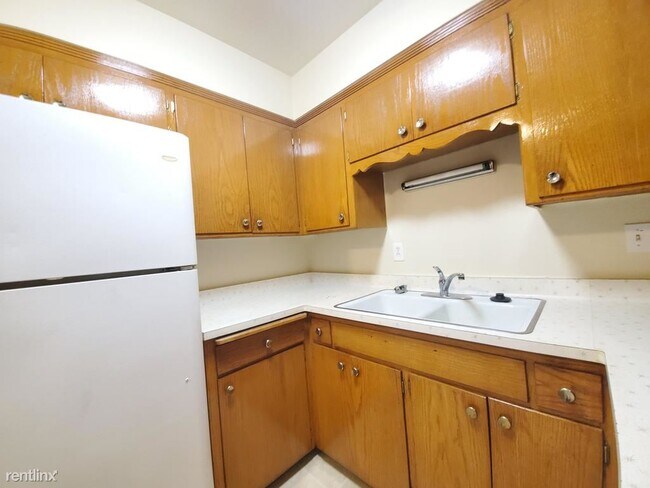 Building Photo - 7343 N Teutonia Ave