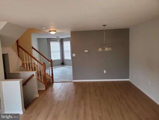 Building Photo - 3344 Vineland Pl