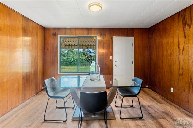 Building Photo - 824 Avenue C