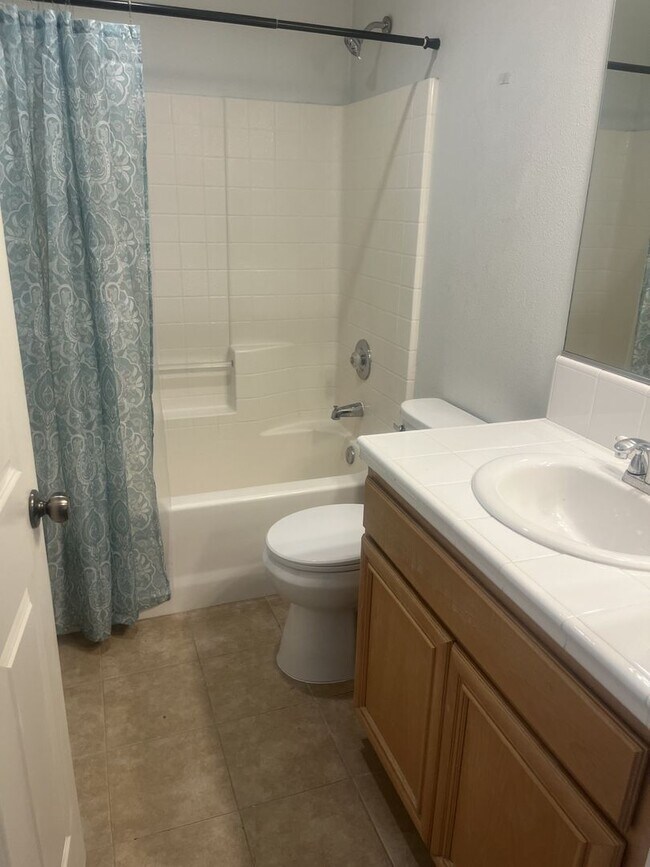Building Photo - Charming 5 Bedroom house in Rancho Obispo Community