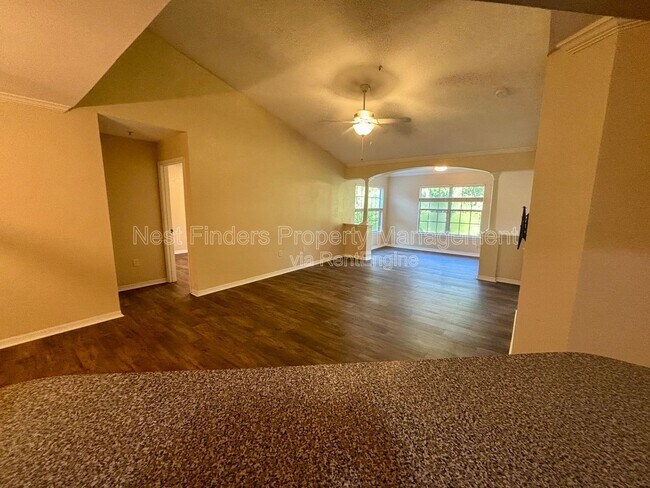 Building Photo - 7800 Point Meadows Dr