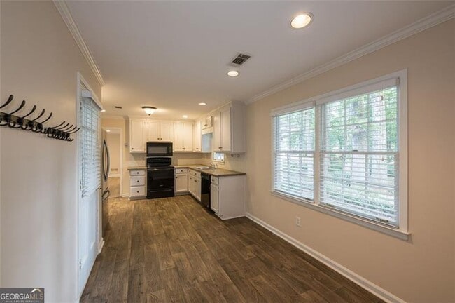 Building Photo - 225 Pebble Trail