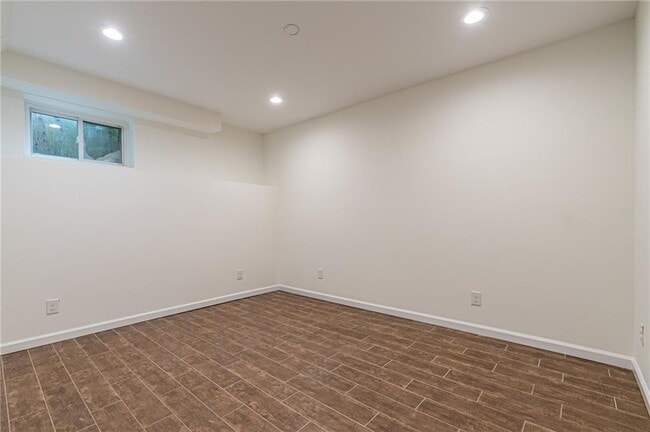 Building Photo - 4523 Runnemede Rd NW