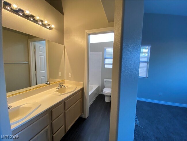 Building Photo - 9712 Panorama Cliff Dr