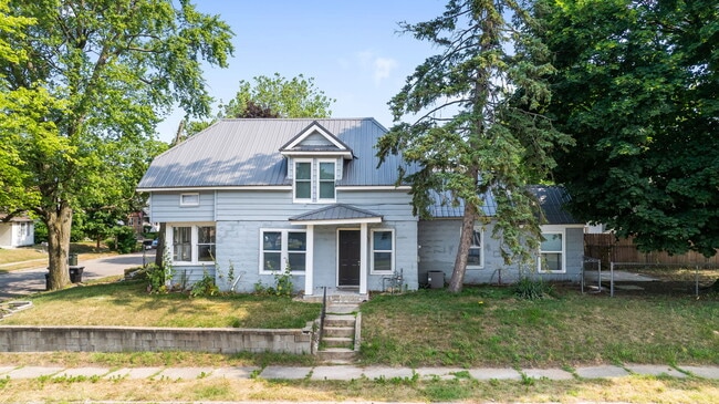 Building Photo - 636 S 25th St