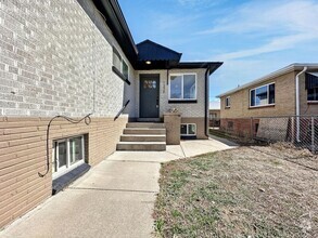 Building Photo - 1326 Wolff St