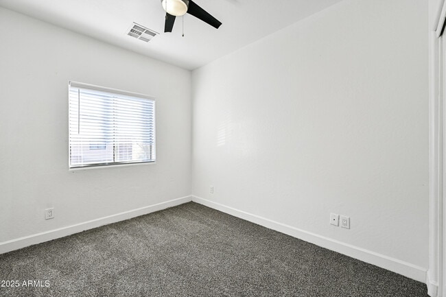 Building Photo - 4608 W Maryland Ave