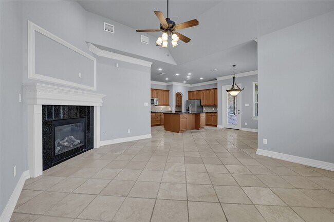 Building Photo - 5738 Ariel St