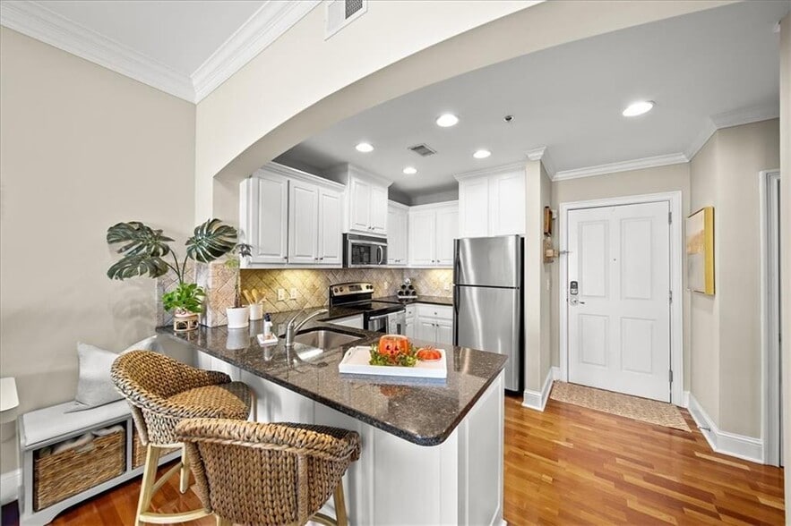 Building Photo - 2277 Peachtree Rd NE