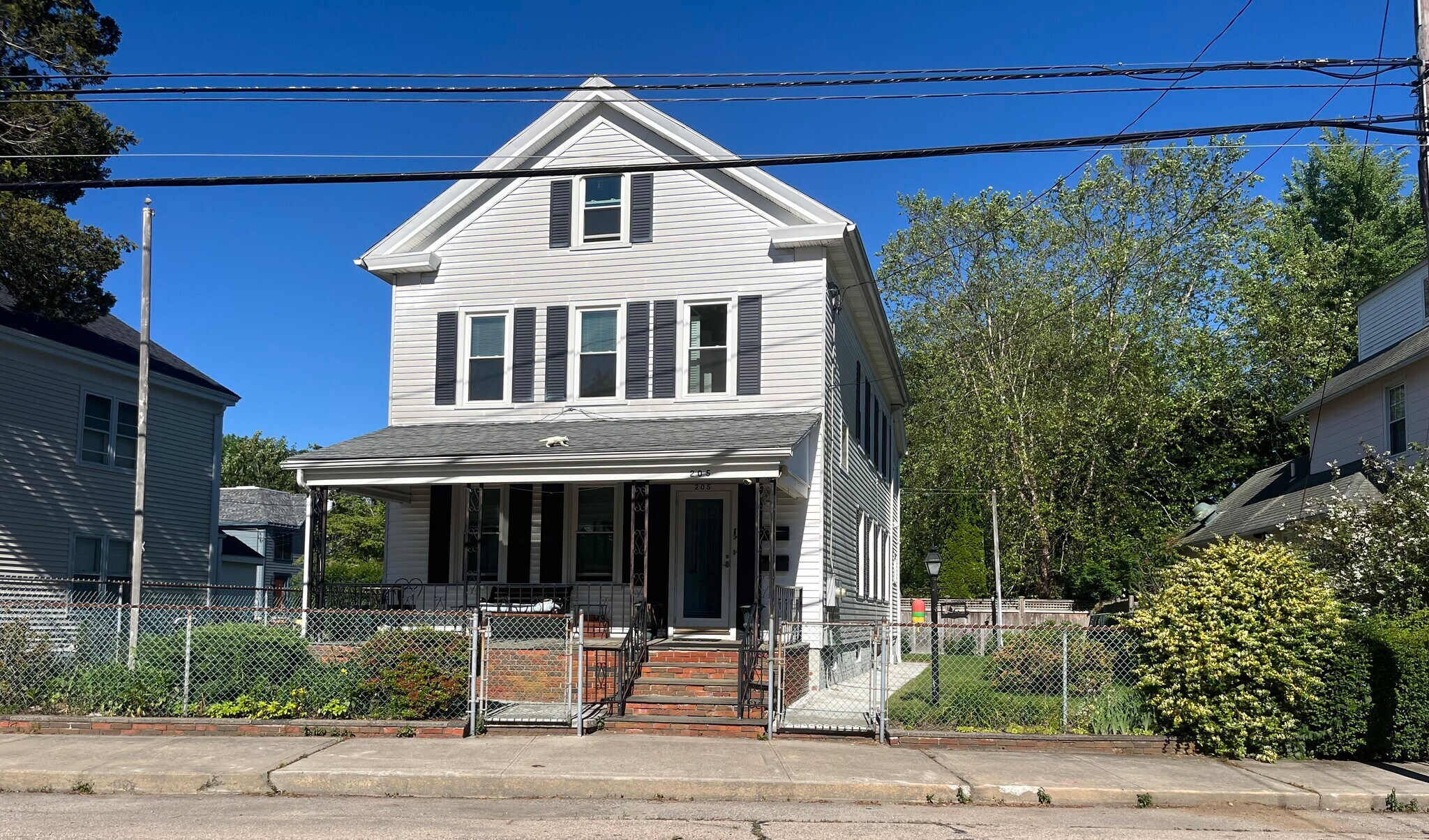 Building Photo - 205 N Water St