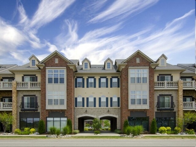 Building Photo - The Hamptons