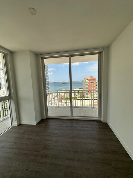 Building Photo - 221 NE 19th St